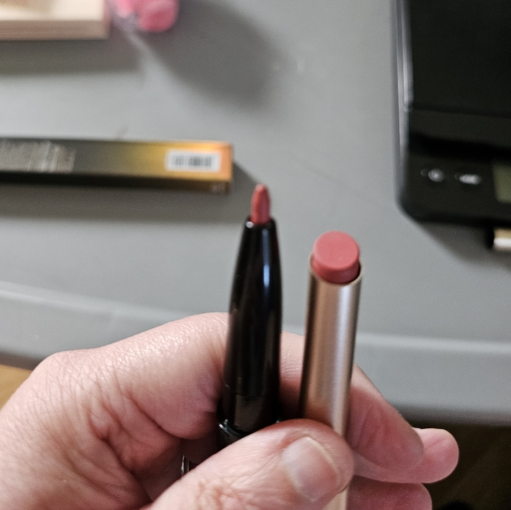 NEW LIPSTICK/LIPLINER